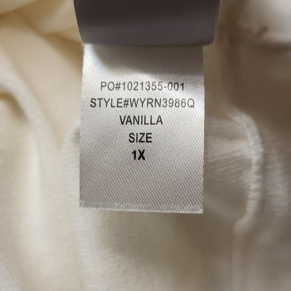NYDJ V-neck long dolman sleeves Color Vanilla NWT Size 1X - Picture 12 of 13